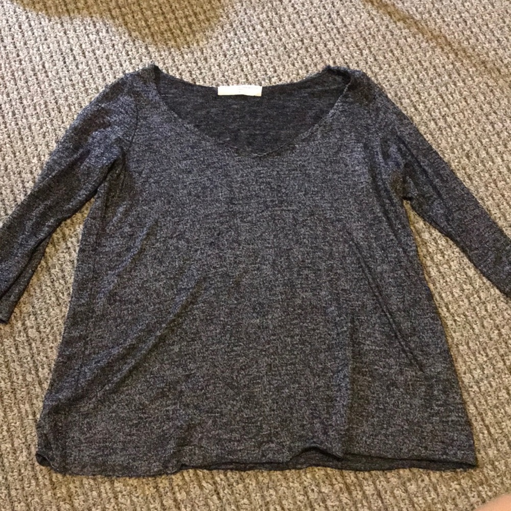 V NECK 1/4 SLEEVE TOP URBAN OUTFITTERS SIZE XS